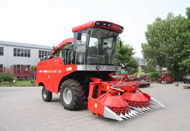 新品推荐：内蒙长明4QZ-280型自走式青储机